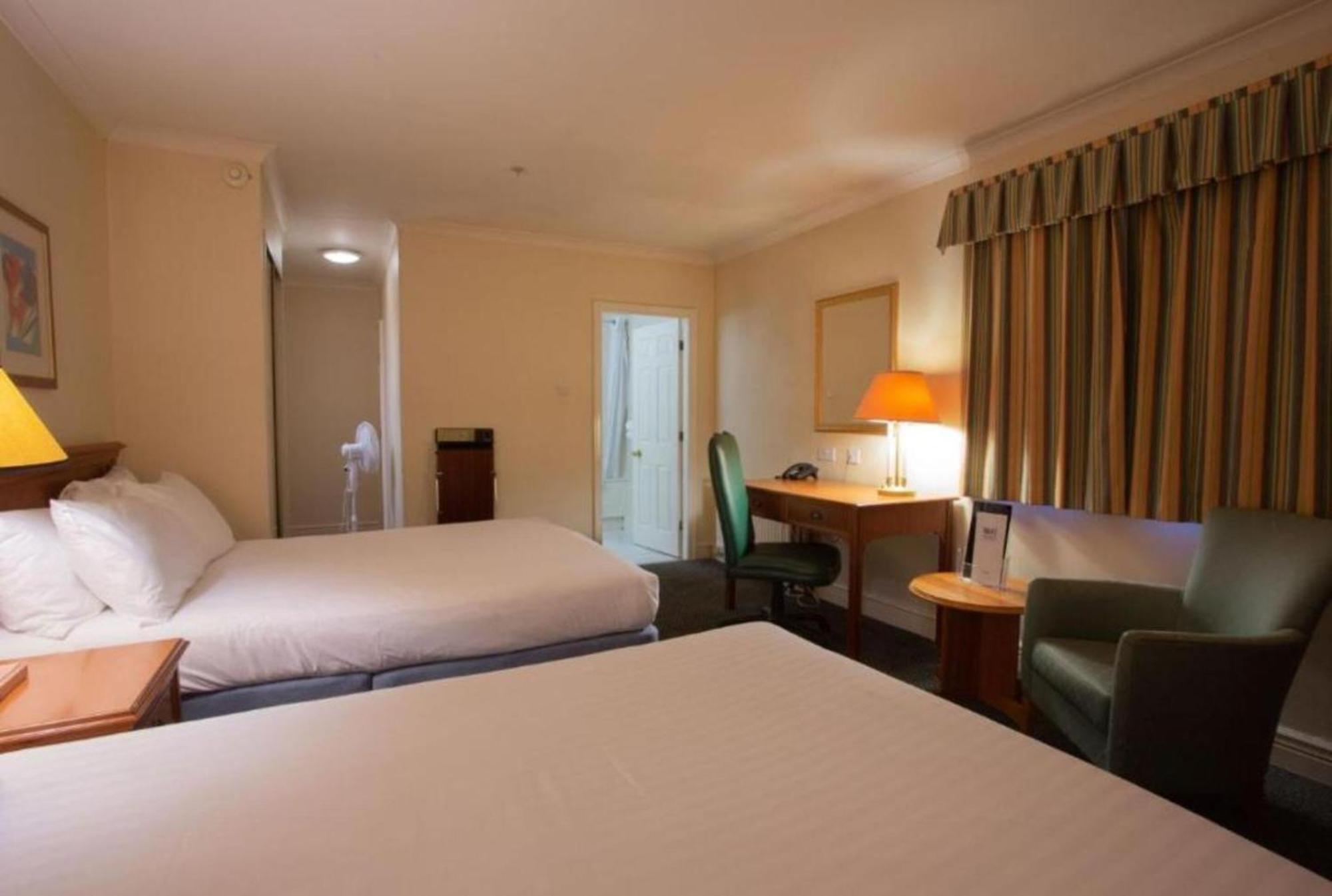 Tong Park Hotel 4*