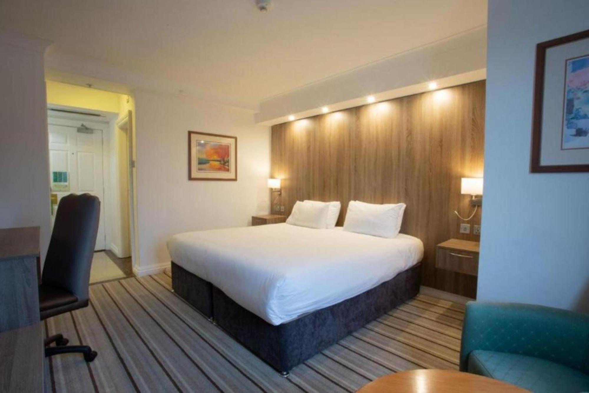 Отель Tong Park 4*