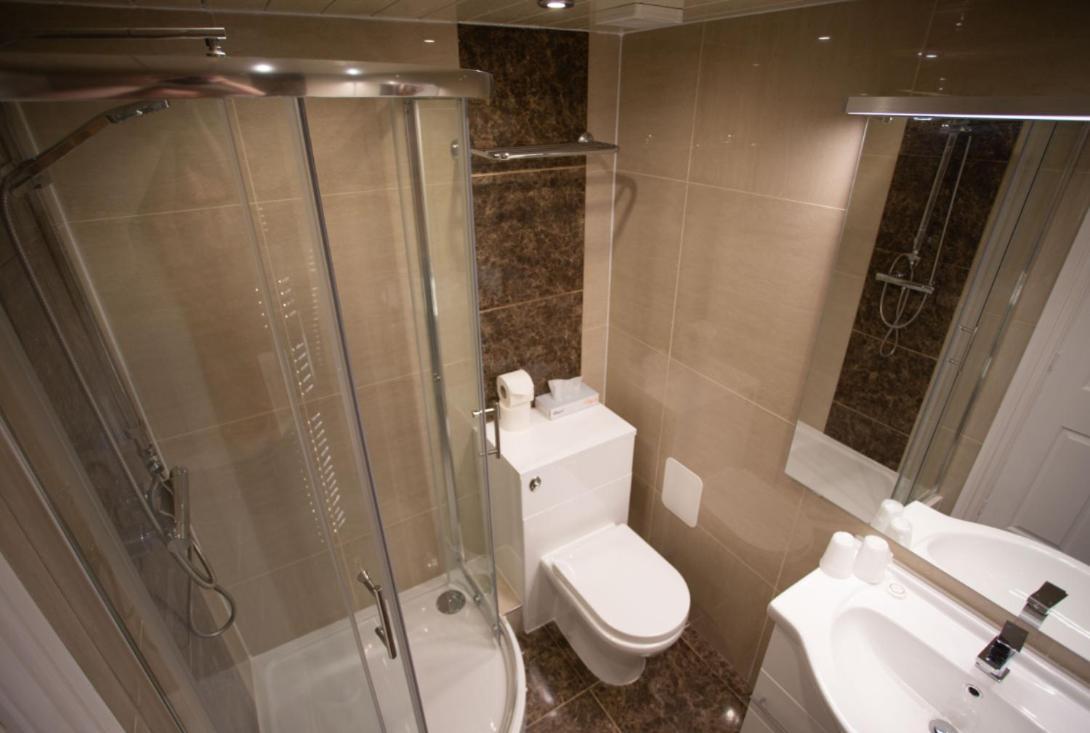 Tong Park Hotel